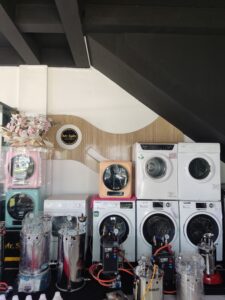 foto dalam showroom 5